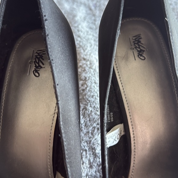 Elegant Black Women's Heels - Picture 5 of 8